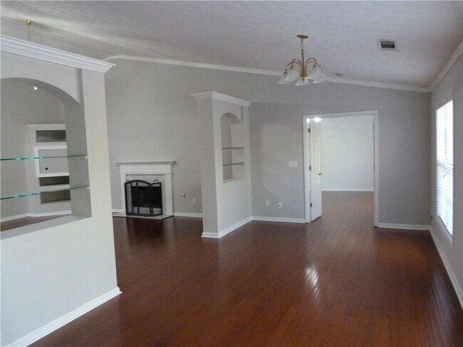 Photo - 759 Steffi Ct NW