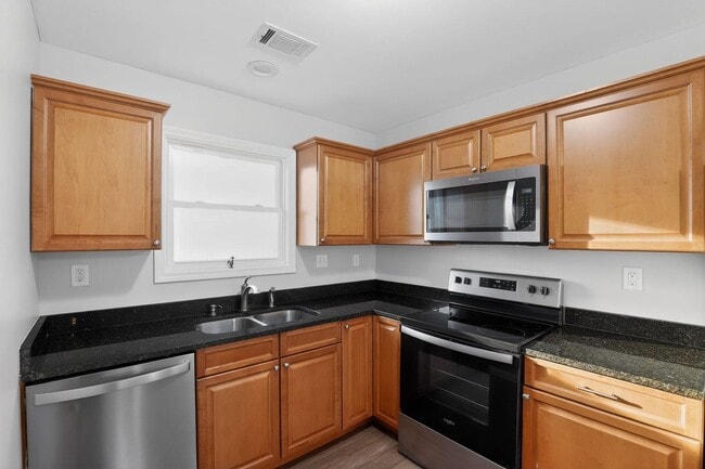 Photo - Charming 2BR Duplex in Hendersonville