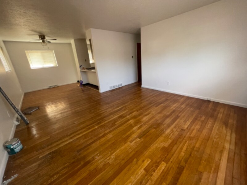 Photo - 1749 Zettler Rd