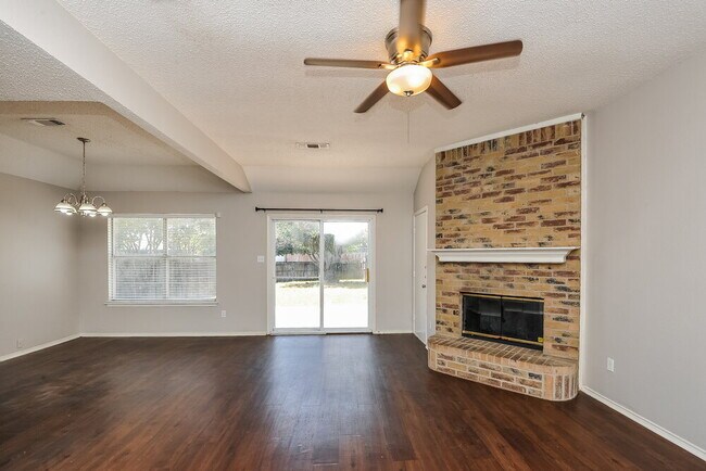 Photo - 1040 Glencrest Dr