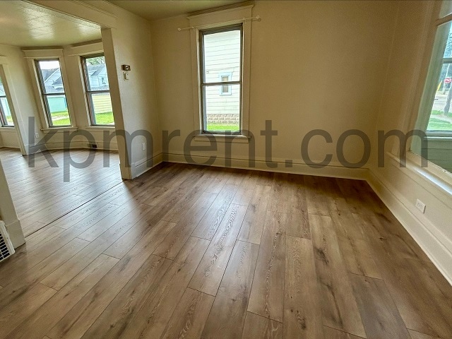 Photo - 506 7th St NE
