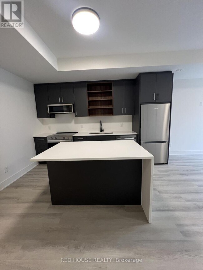 Photo - 120 Everett Cmn