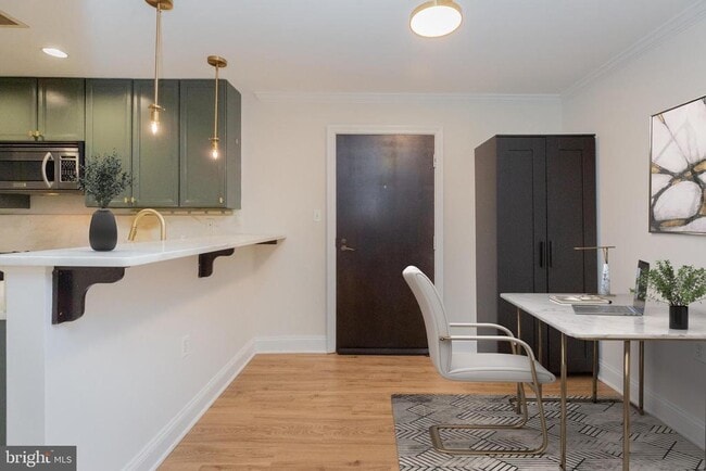 Building Photo - 1323 Clifton St NW Unit 3