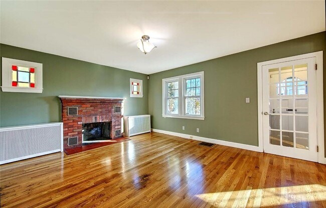 Photo - 66 Tyndall Ave