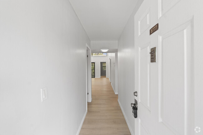 Building Photo - 8777 Shadow Wood Blvd Unit 301 Rental