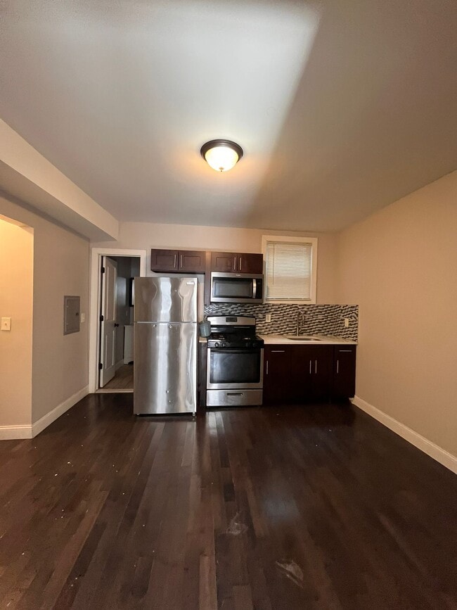 Building Photo - 124 Virginia Ave Unit 1F