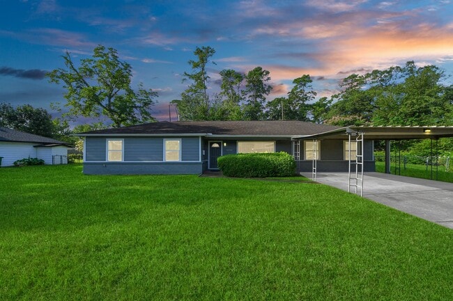 Building Photo - 10021 Hazelhurst Dr Rental