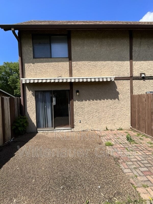 Photo - 102 Kingsway Dr