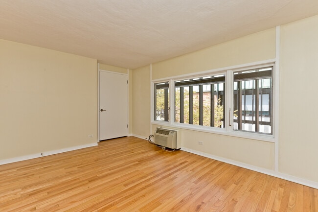 Photo - 588 W Hawthorn Pl
