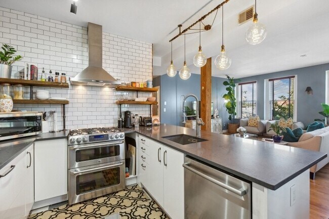 Photo - 109 Hamilton St Unit 200