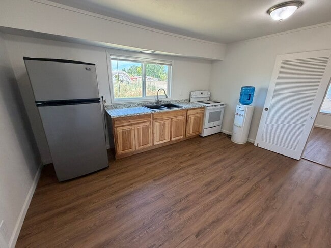 Photo - 3 Bedroom house on U&D Nursery Property!