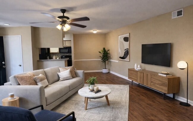 1BR, 1BA_ 560sqft Livingroom