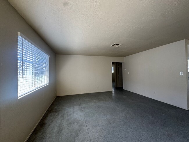 Photo - Bedlow Dr Unit 718 Bedlow Dr