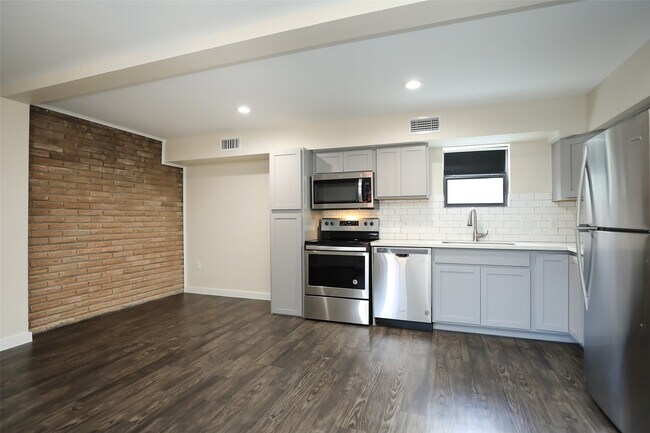 Photo - 5504 La Branch St Unit 16