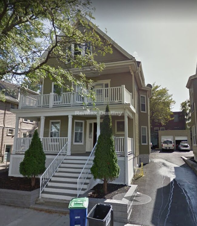 Building Photo - 16 Madison St Unit 1