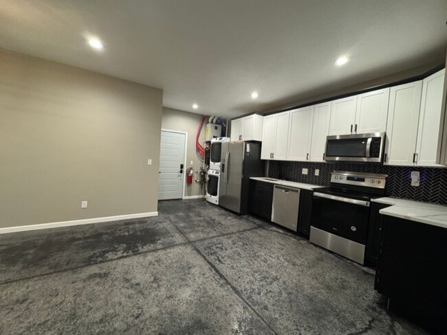 Photo - 109 N Main St Unidad #200