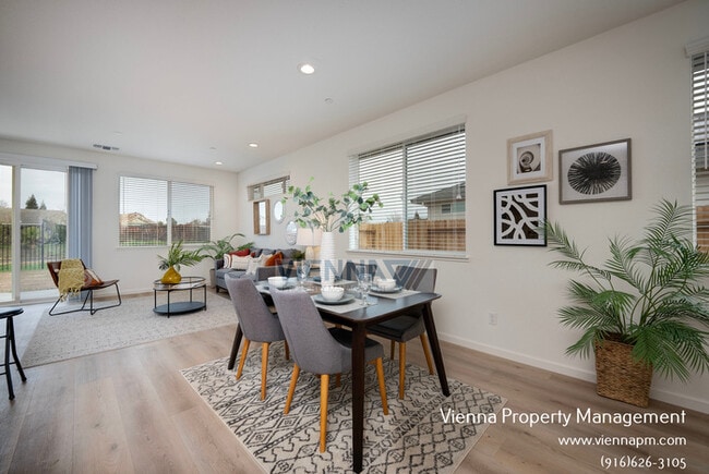 Photo - 551 Fox Hunt Wy