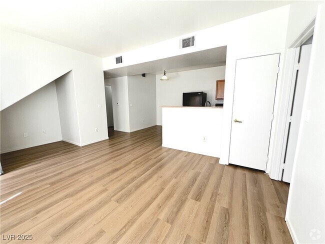 Building Photo - 2041 Hussium Hills St Unit 105 Rental