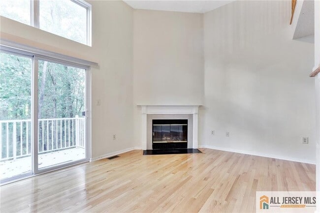 Photo - 140 S Barrow Pl