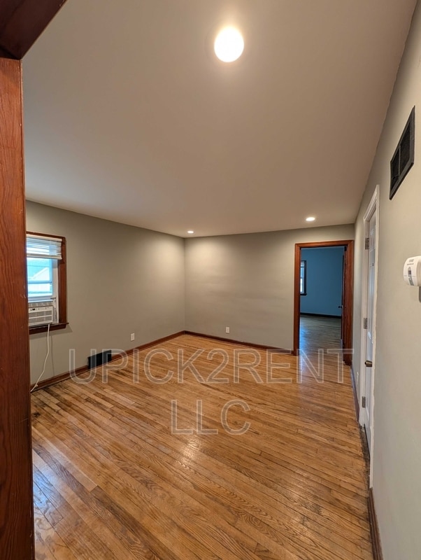 Photo - 215 S Ewing St