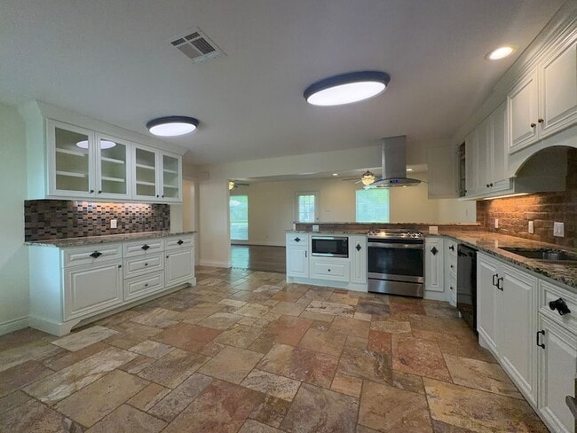Photo - 204 Edens Ave