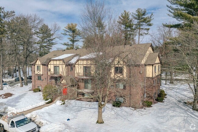 Building Photo - Royal Crest Estates, North Andover