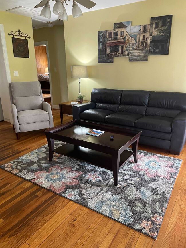 Building Photo - 4629 Rosemont Dr Rental