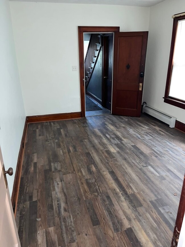 Building Photo - 508 Taylor Ave Unit 1