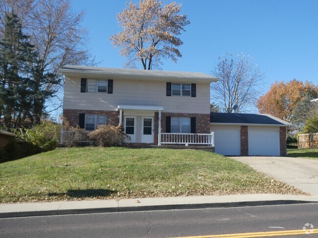 Building Photo - 805 S Fairview Rd Unit Apt B