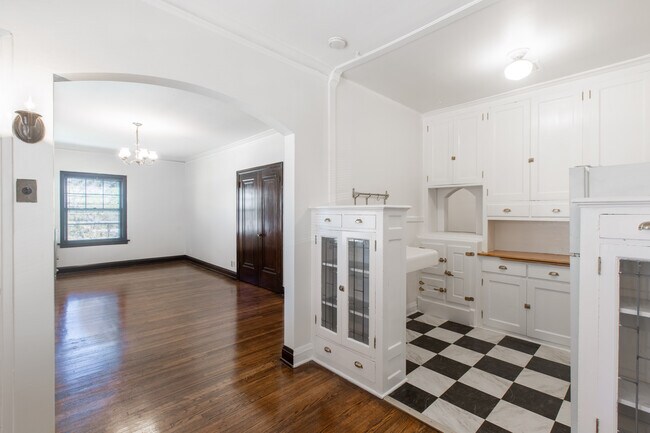 2610-18 Fremont Ave S