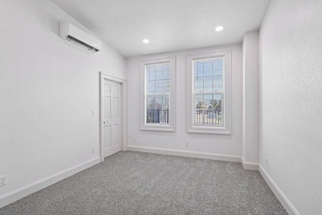 Photo - 105 E Bremer Ave Unit #2