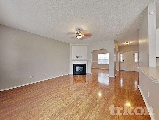 Photo - 3032 Buttonwood Ln