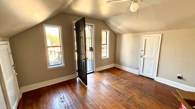 Livingroom - 1709 Miriam St Unit 1709