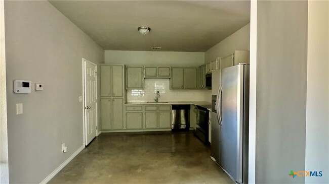 Building Photo - 400 Lowes Blvd