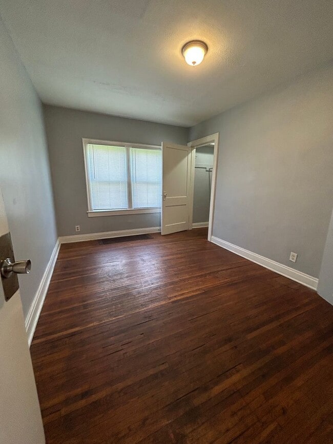 Photo - 1138-1138 Oakwood Ave Unit 1138