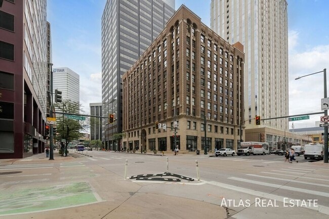 Building Photo - 444 17th St Rental