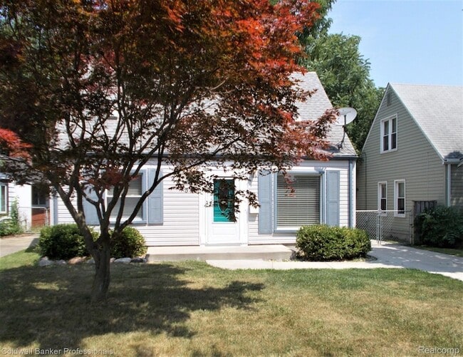 2205 E 10 Mile Rd