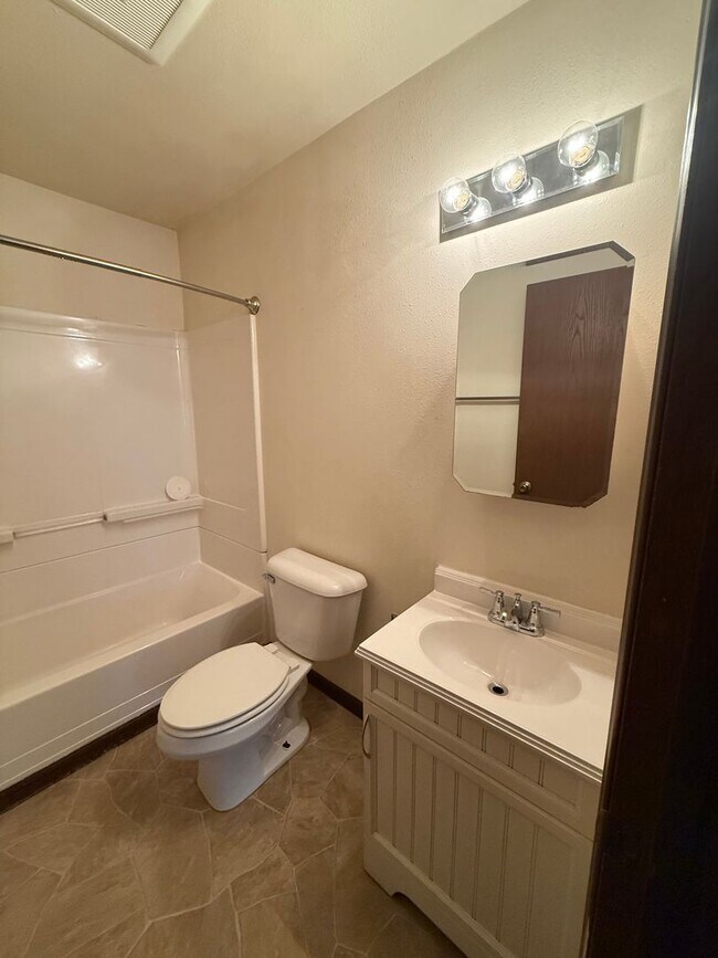 1012 Sunset Ln Unit 1016 Sunset Lane