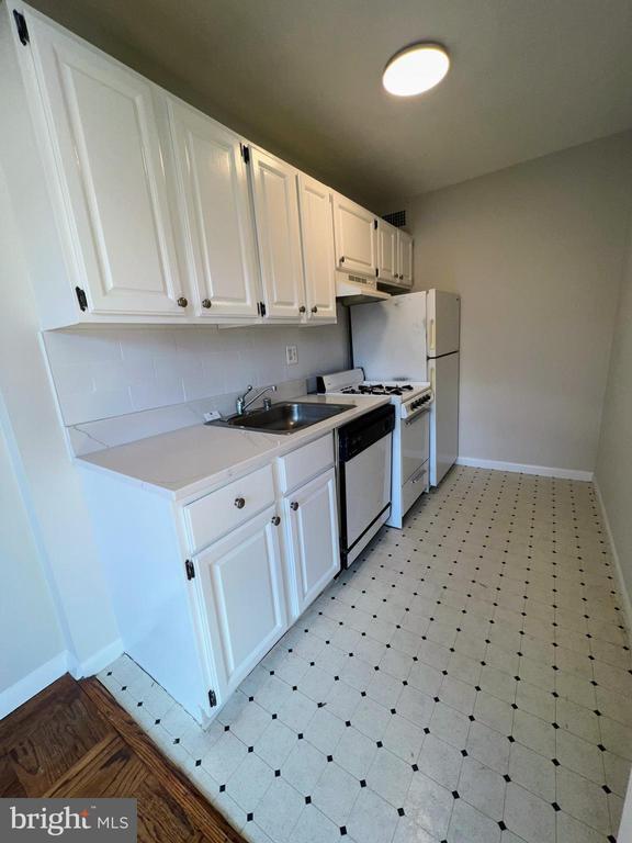 Photo - 1601 18th St NW Unit 811