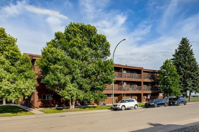 Building Photo - Clover Meadows