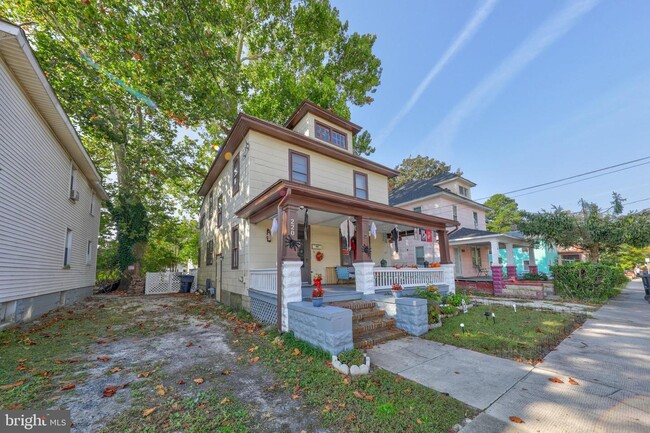 Photo - 220 Hazel Ave