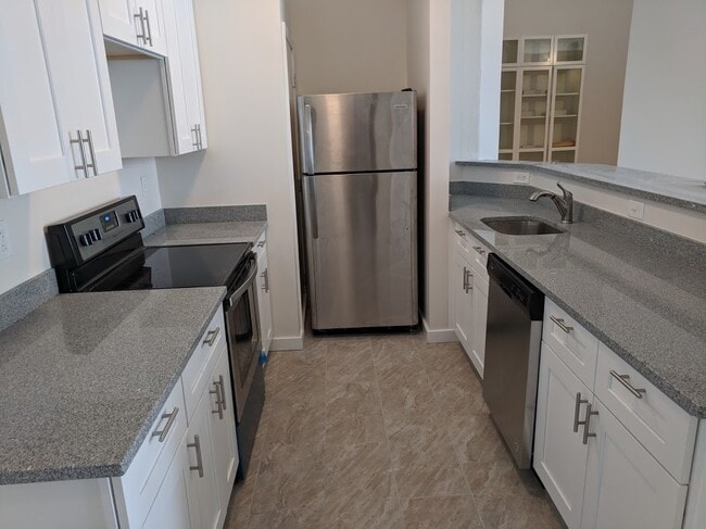 Building Photo - 5850 Centre Ave Unit # 508