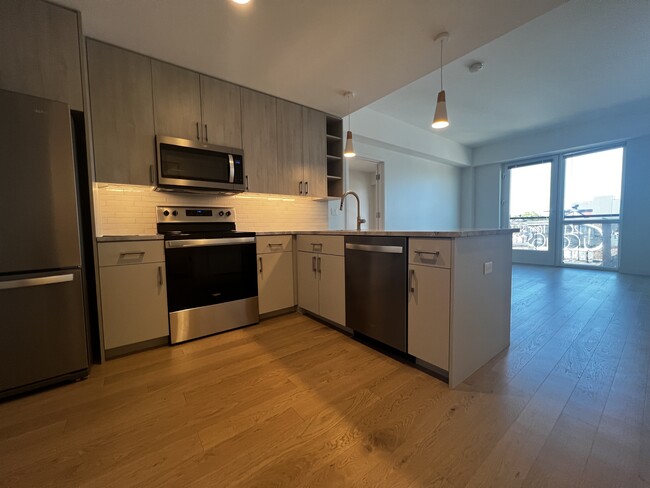 Building Photo - 55 Brighton Ave Rental