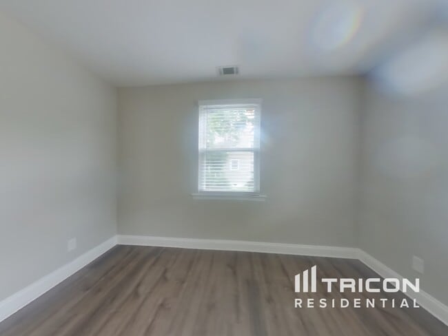 Photo - 3300 Maygreen Ave