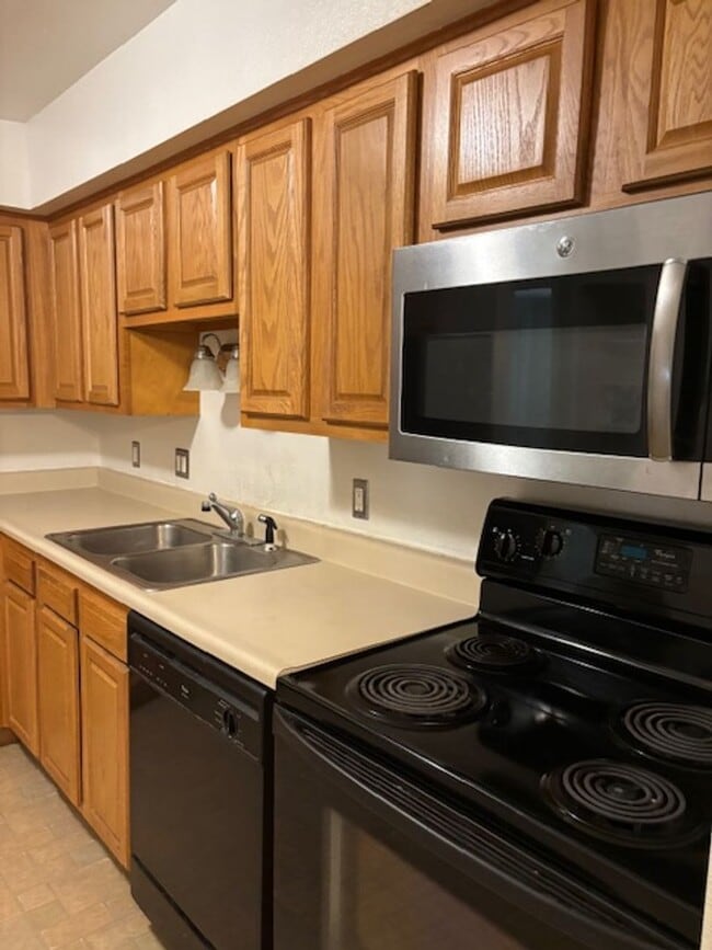 Photo - 2 BEDROOM/2 BATH CONDO FOR LEASE IN NORTHV...