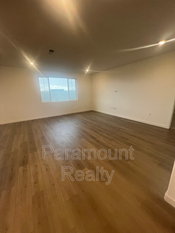 Photo - 16516 Barnett St