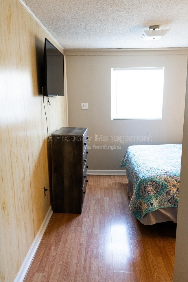 Photo - 707 W Race St Unidad 4