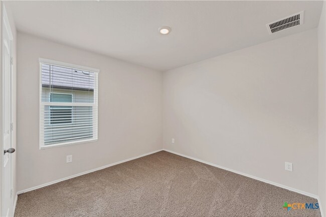 Photo - 140 Oak Meadows