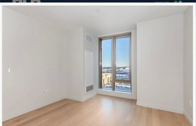 view from master bedroom - 133 Seaport Blvd Unidad 722