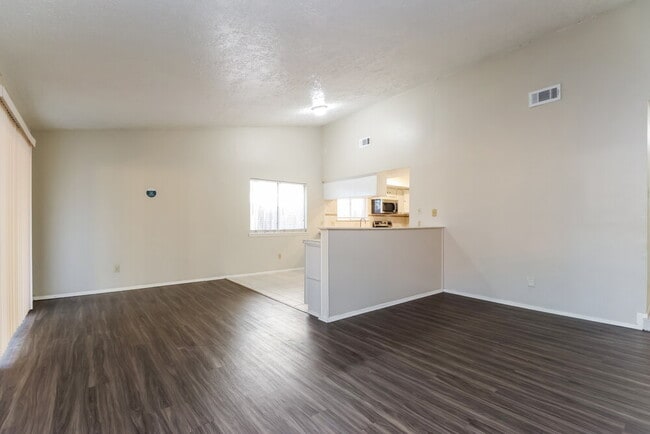 Photo - 8419 Old Meadow Ln